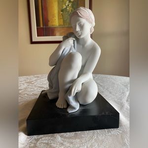 RETIRED 2004 ‘SOOTHING REFLECTIONS’ Lladro item# 01016888